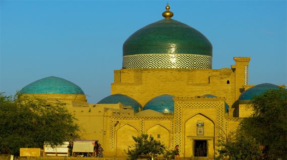 Khiva-gruppo-calosirte